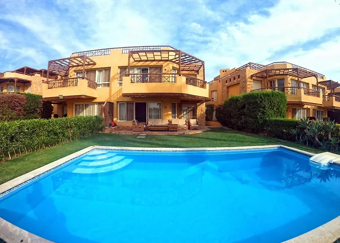 Luxury 6-bedroom With Private Pool In Ein Bay, Sokhna Villa